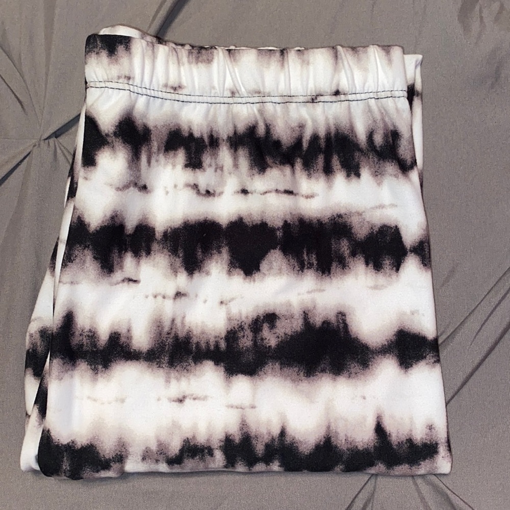 B&W Pattern Leggings